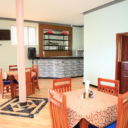 Westway Luxury Suites Mbarara Екстериор снимка