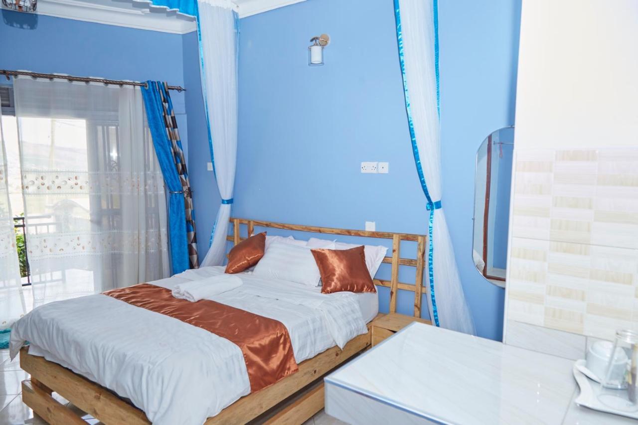 Westway Luxury Suites Mbarara Екстериор снимка