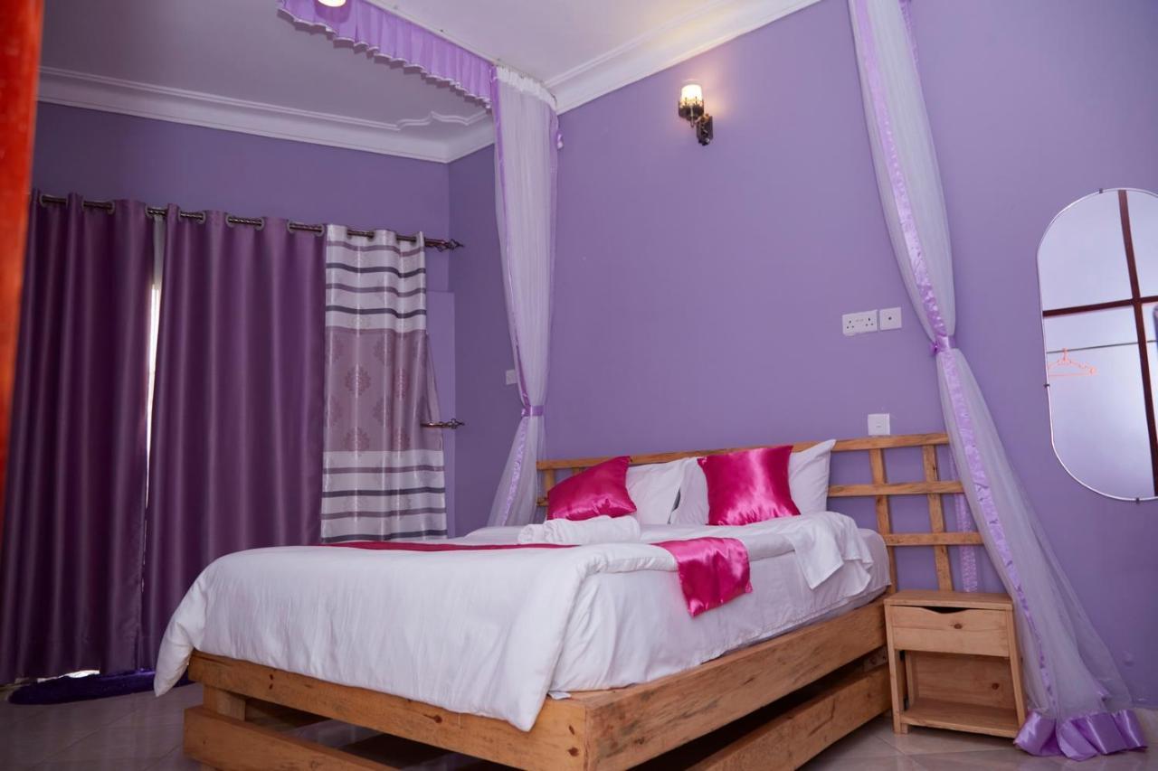 Westway Luxury Suites Mbarara Екстериор снимка