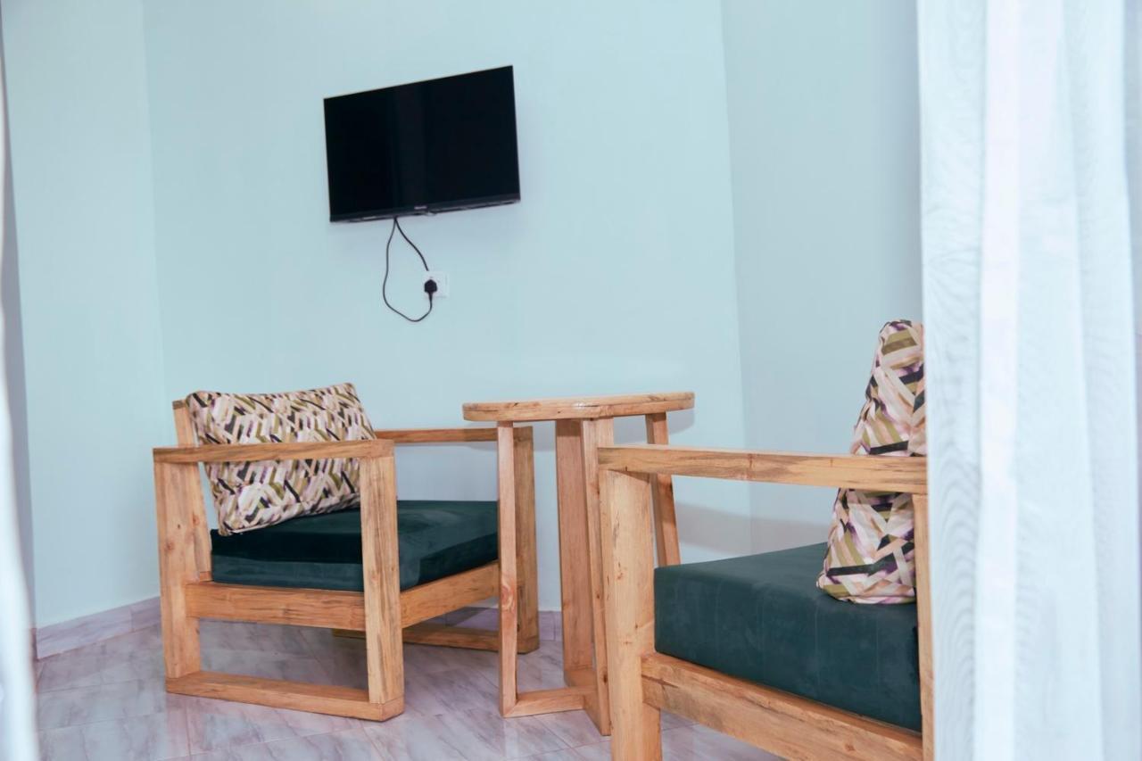 Westway Luxury Suites Mbarara Екстериор снимка